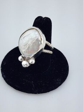 SWEETWATER PEARL DOUBLE EMBOSSED RING BAND SIZE 8.5
